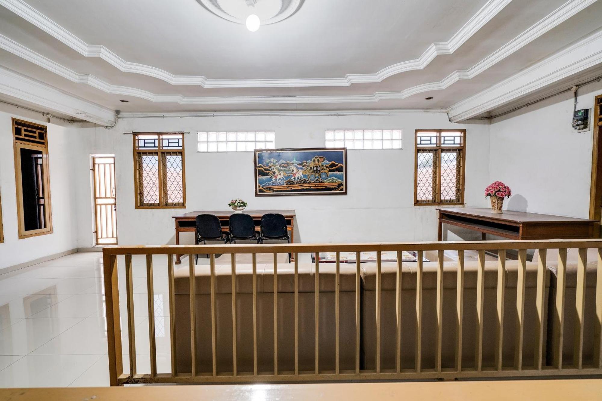 Oyo Life 91994 Sawerigading Jatinangor Syariah Hotel Sayang Ngoại thất bức ảnh
