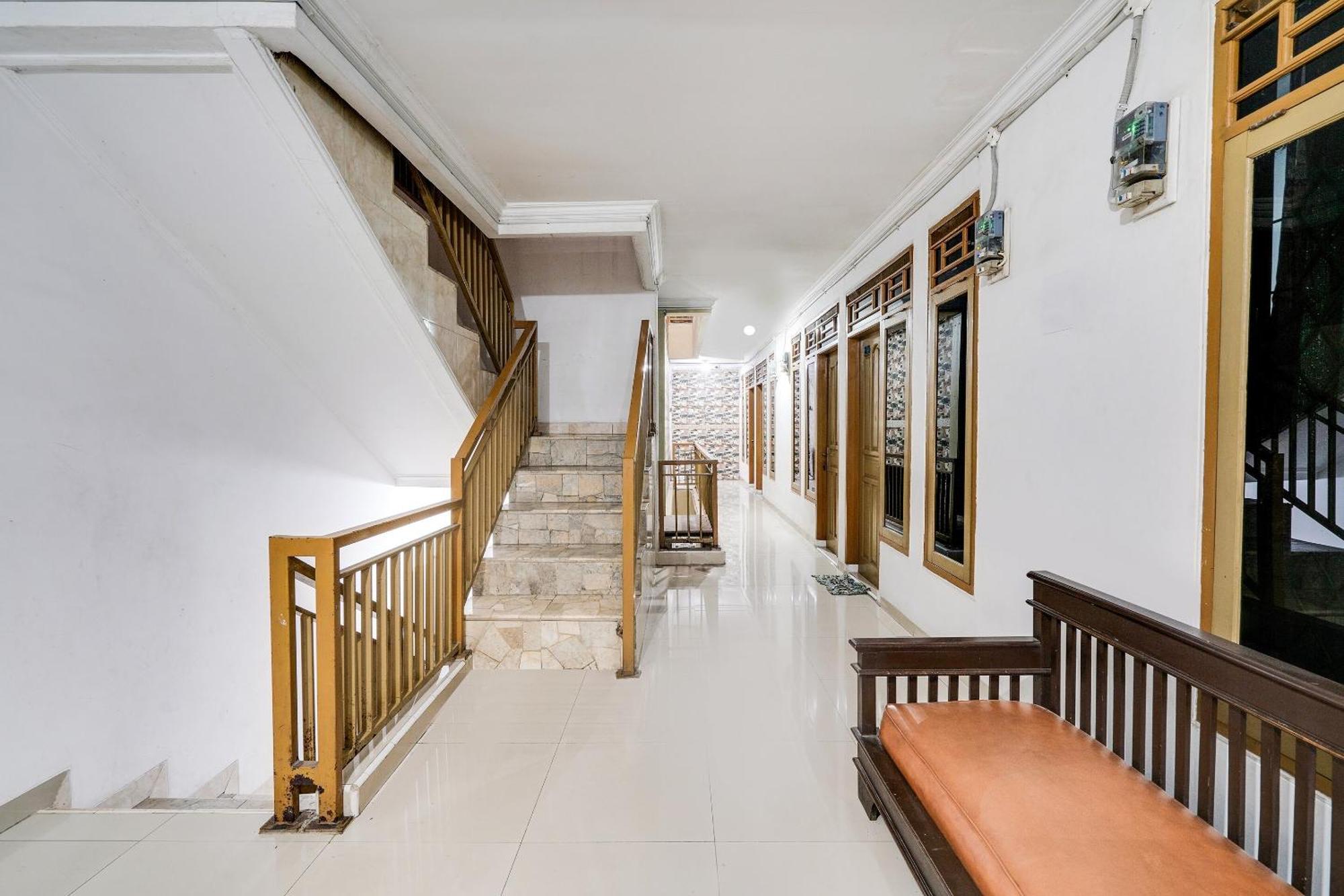 Oyo Life 91994 Sawerigading Jatinangor Syariah Hotel Sayang Ngoại thất bức ảnh